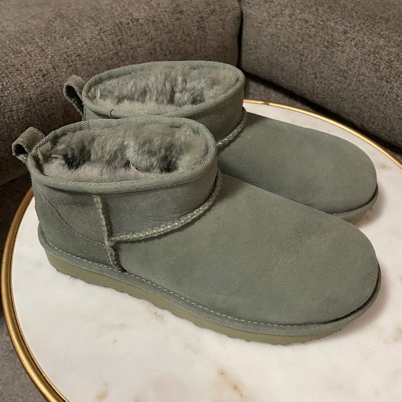 UGG Classic Ultra Mini Boots-Gray- Size 7 - Picture 1 of 5